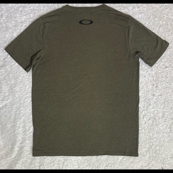 Oakley Regular fit shirt size L - Picture 6 of 8